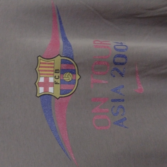 Vintage Nike Barcelona Asia Tour 2004 T-Shirt - Picture 2 of 11